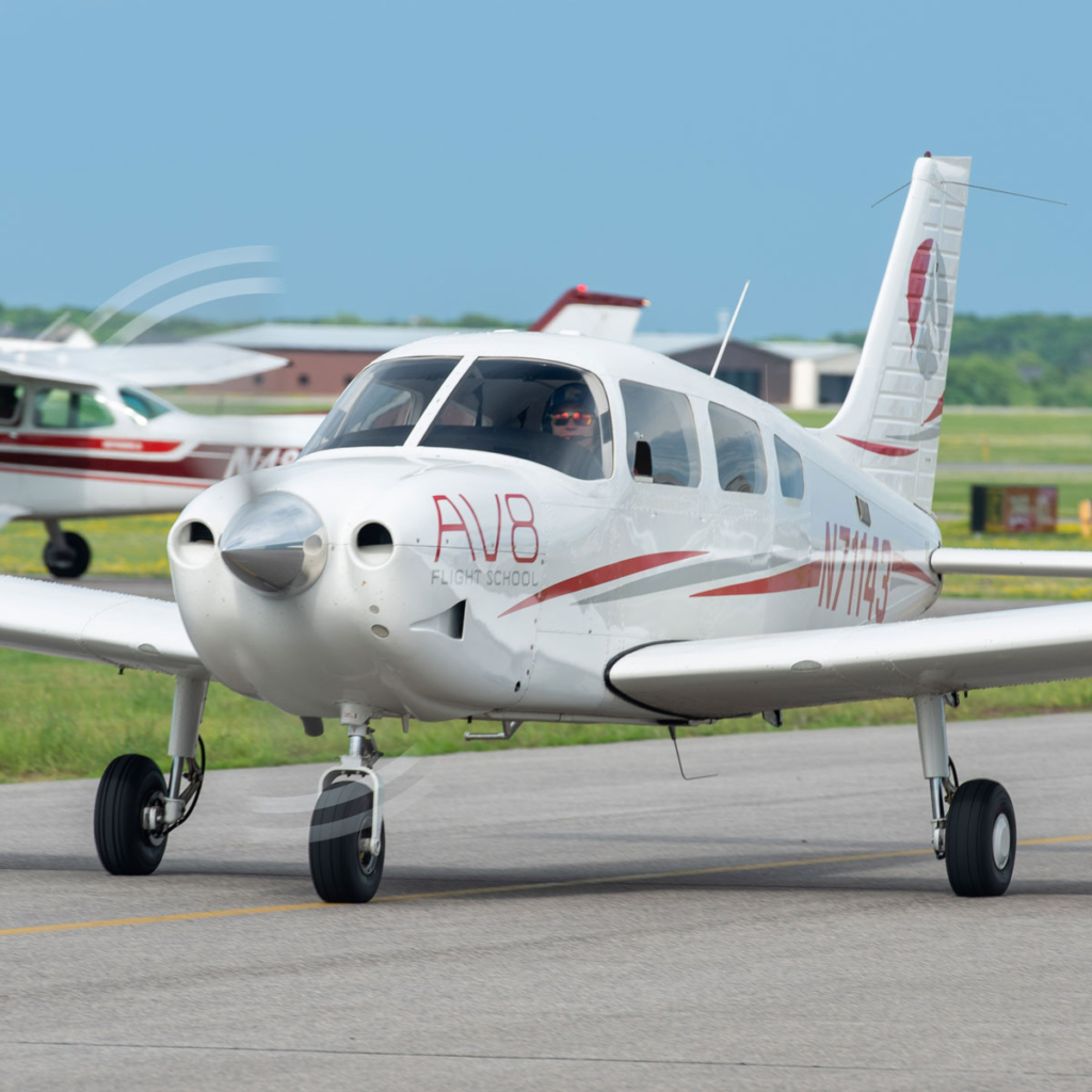 Switching-Flight-Schools-39-AV8 Switching Flight Schools, Solo Flight, Piper Archer